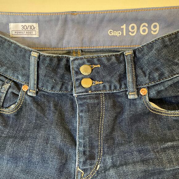 Gap Women Flared Jeans size 30/10R Dark Blue Mid Rise Stretch Perfect Boot Cut - Picture 8 of 11